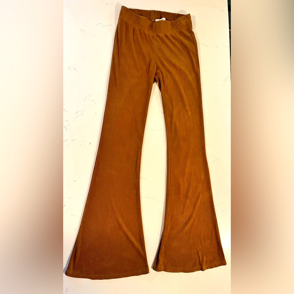 By Together soft ribbed flared pants with back pockets, elastic waist size M